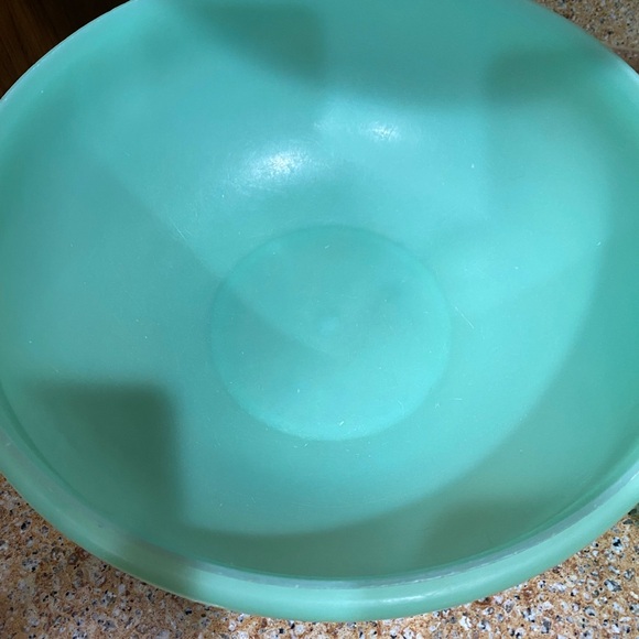 Large and small green vintage Tupperware bowls - Picture 5 of 7